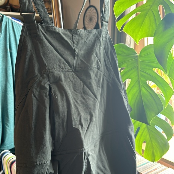 Flylow Life Bibs Overall Shorts - Picture 2 of 6